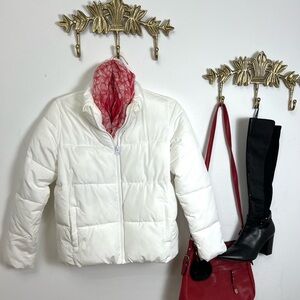 Almost new white puffer jackets S